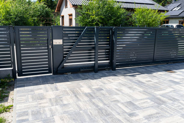 Best Driveway Paving Contractor  in Wood River, IL